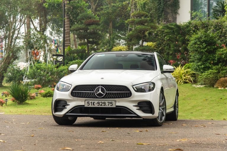 Top 3 Mẫu Mercedes E-Class Đáng Mua Nhất 2025 – So Sánh E180, E200 & E300